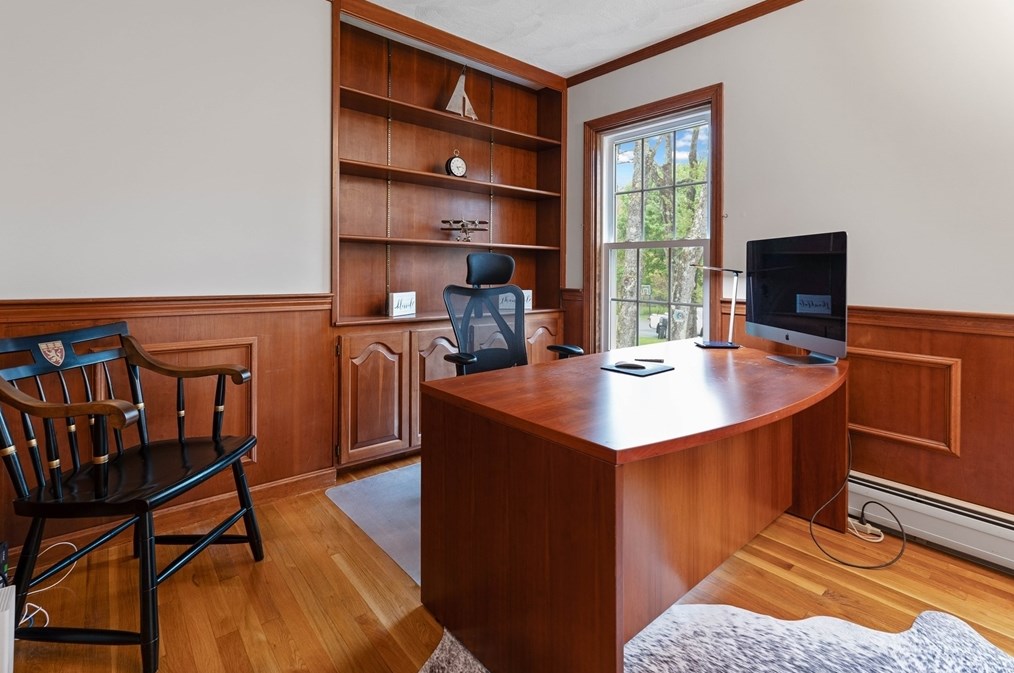 7 Apache Ave, Andover MA 01810-4738 exterior