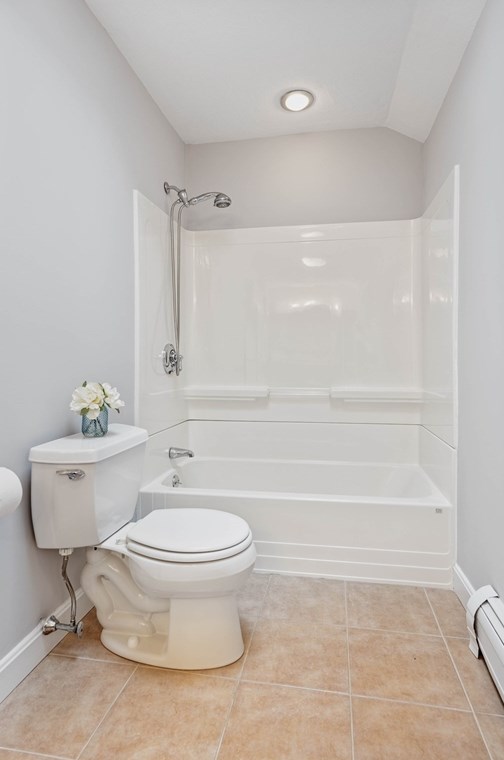 7 Apache Ave, Andover MA 01810-4738 exterior