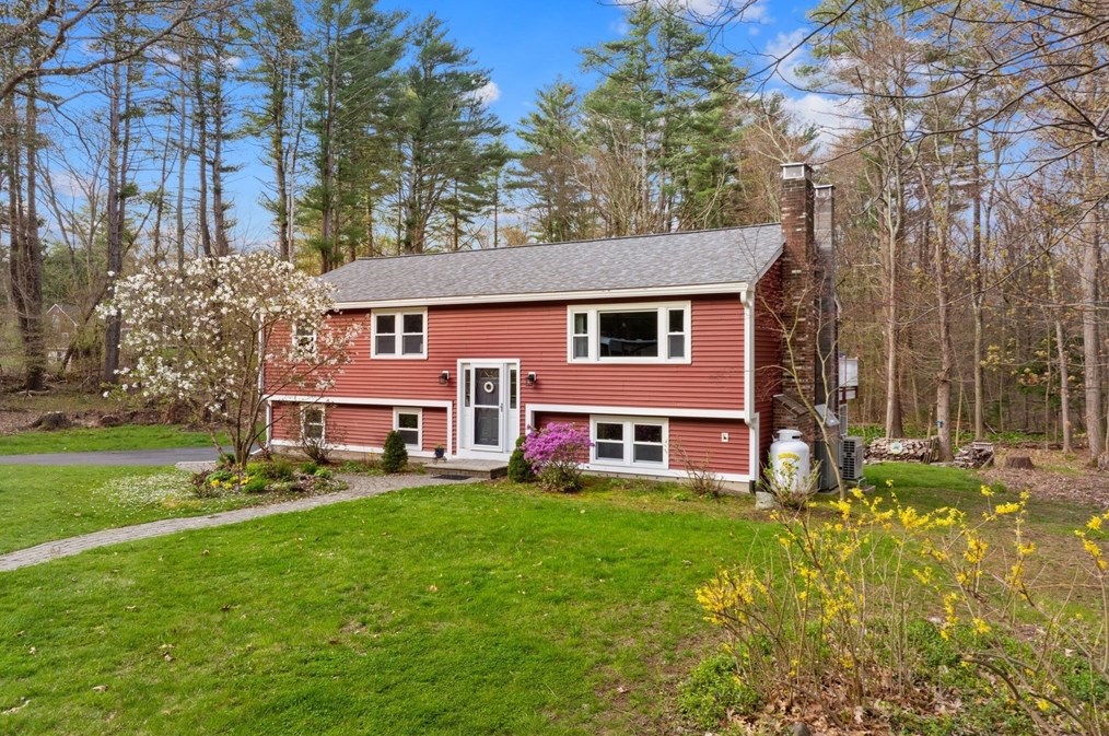 20 Ordway St, Georgetown, MA 01833