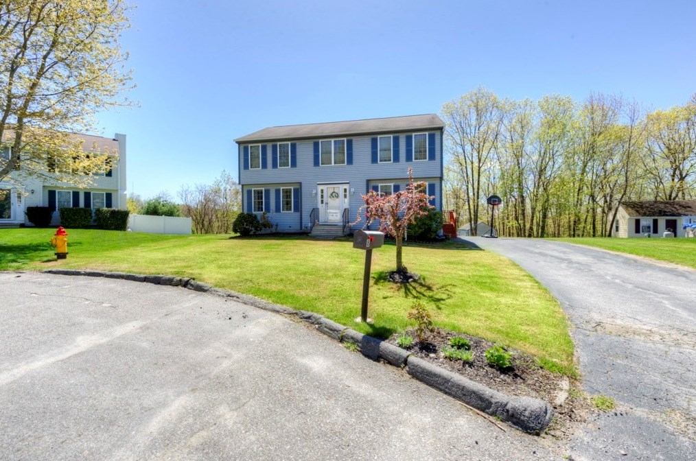 8 Highrock Ln, Worcester, MA 01609