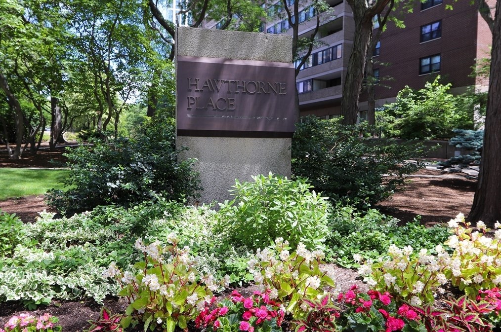 9 Hawthorne Pl, Boston MA exterior