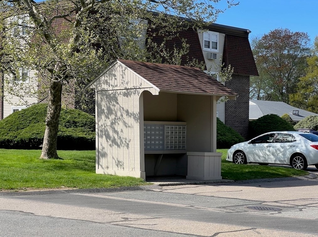 180 Main St, East Bridgewater MA  02324-1452 exterior