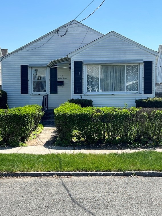 33 Walton St, Chicopee, MA 01013