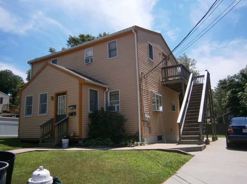 1042 Sassaquin Ave, New Bedford MA  02745-4312 exterior
