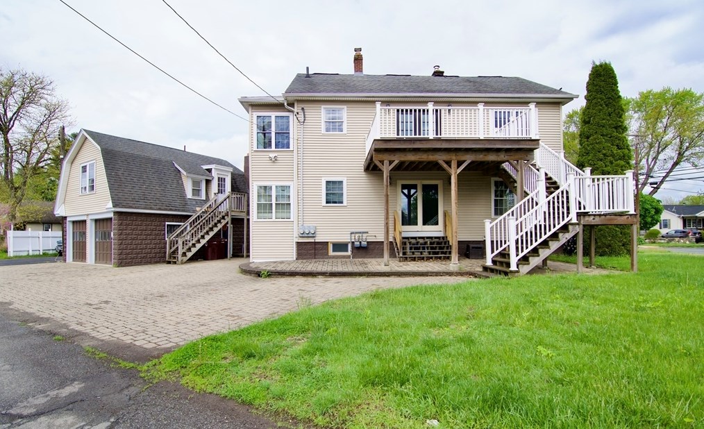 16 Russell Rd, Montgomery, MA 01085