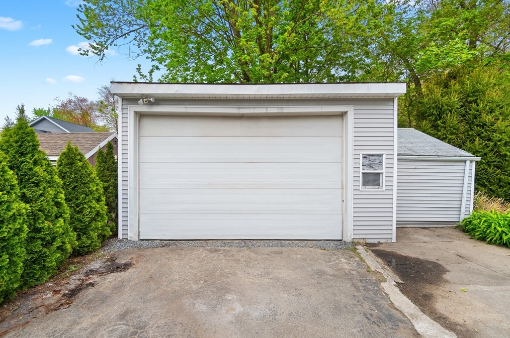 32 Quarry St, Seekonk MA 02771-5240 exterior