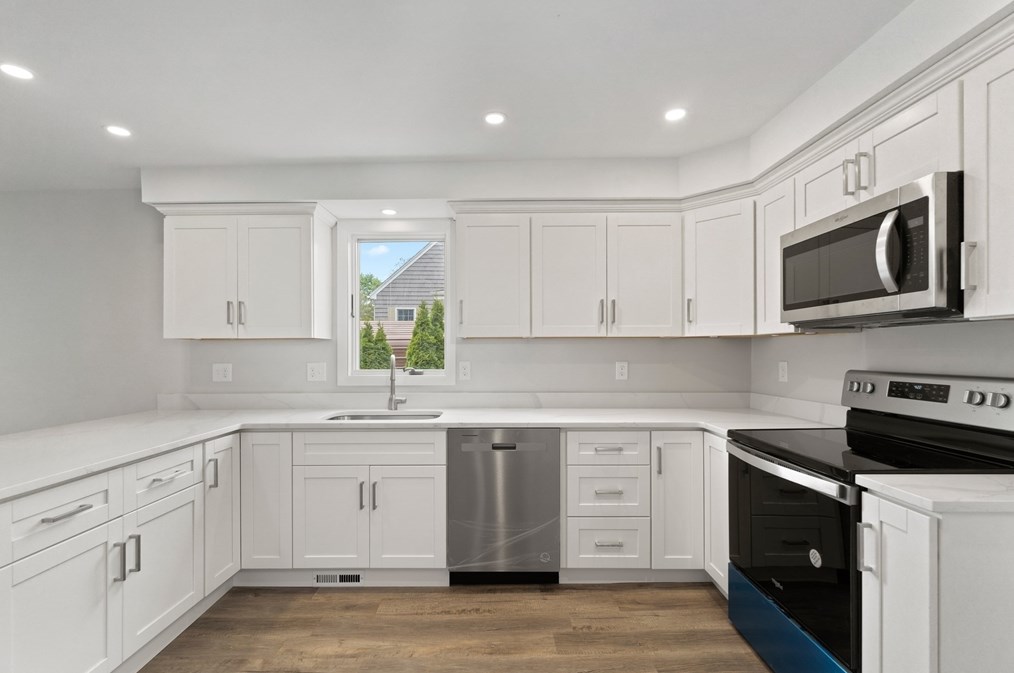 32 Quarry St, Seekonk MA 02771-5240 exterior