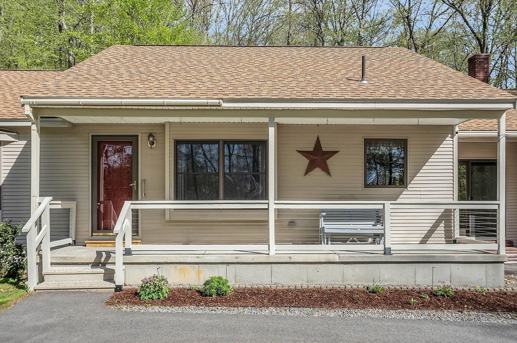 37 Chapel St, Ashburnham, MA 01430 exterior