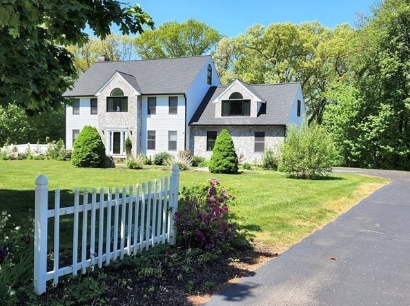 36 Ethier Cir, Marlboro, MA 01752 exterior