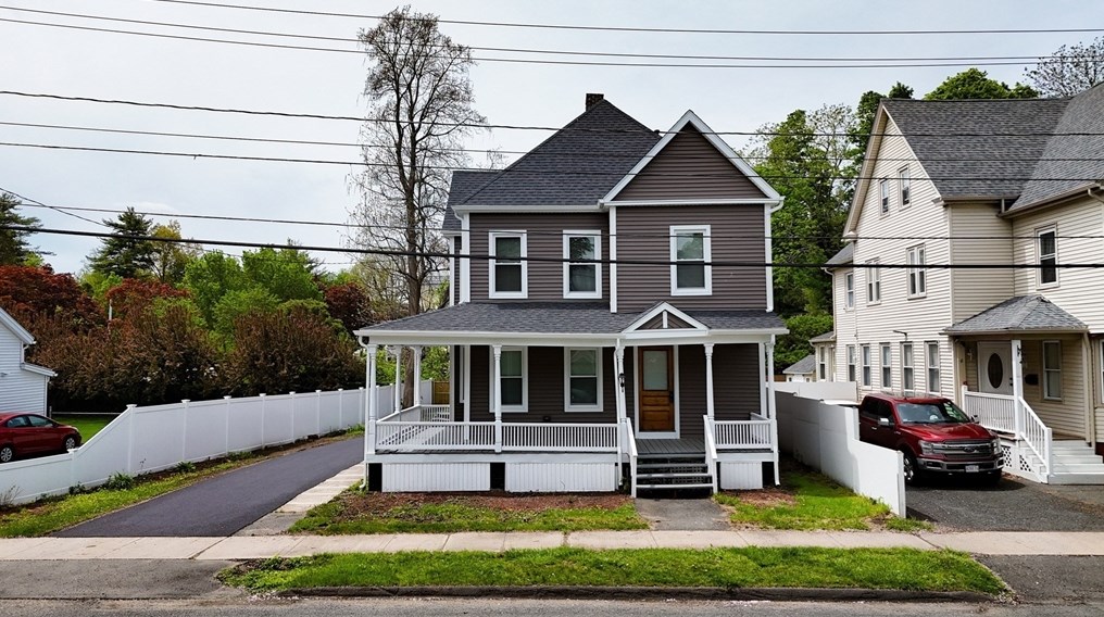 4 Bates St, Montgomery, MA 01085-2725