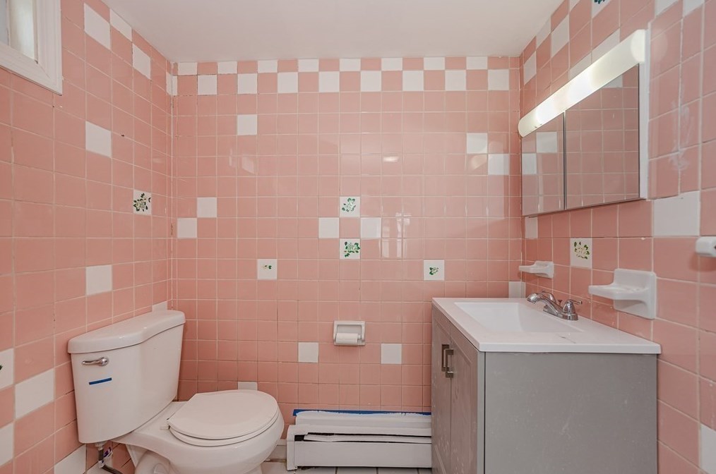 89 5 Ave, Lowell MA 01854-2335 exterior