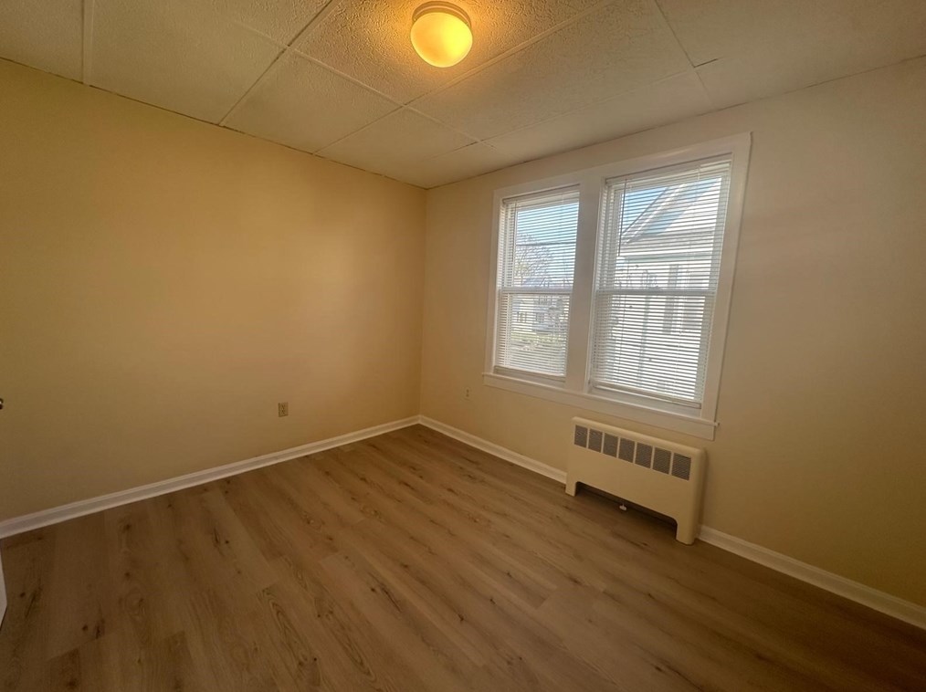 89 5 Ave, Lowell MA 01854-2335 exterior