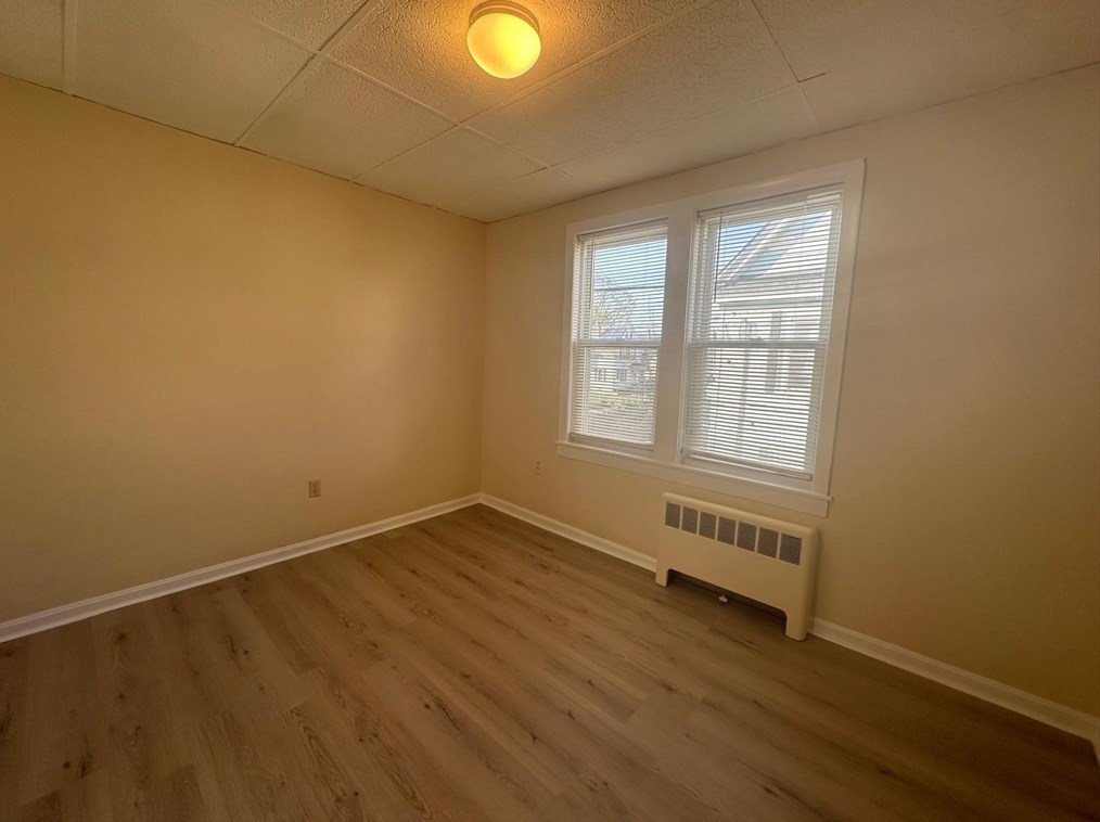 89 5 Ave, Lowell MA 01854-2335 exterior