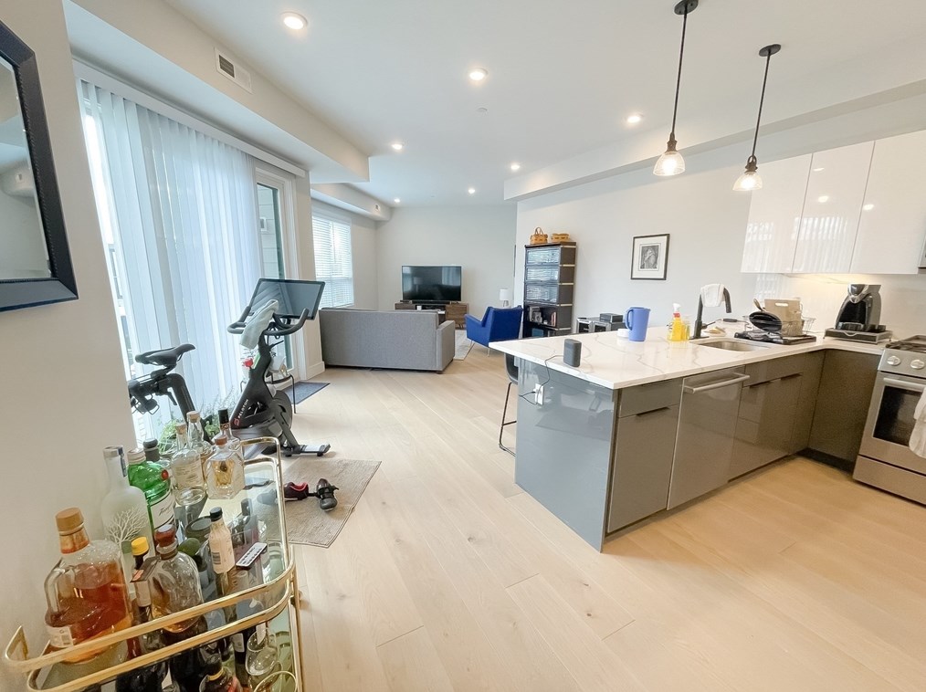 33-39 Ward St #4, Boston, MA 02127