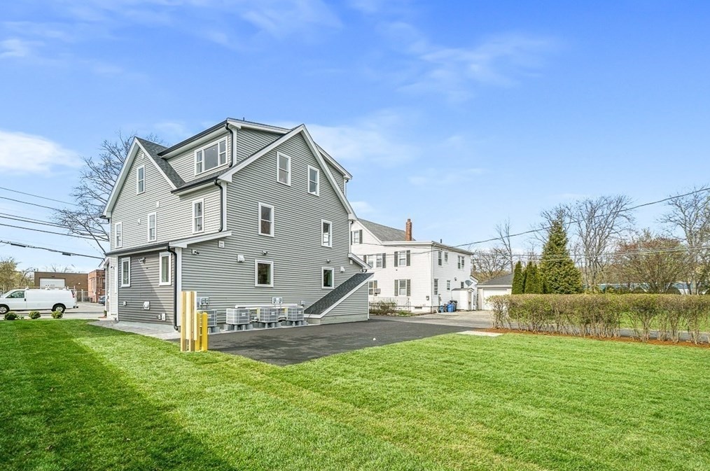 13 Conn St, Woburn, MA 01801 exterior