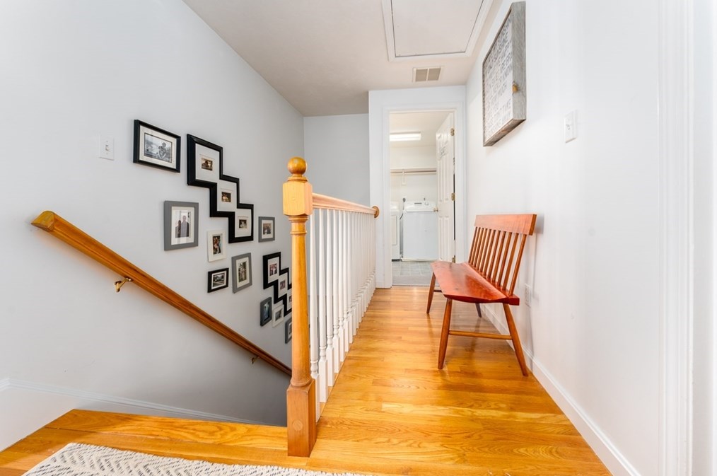 273 Circuit Ave, Bourne MA 02559-2031 exterior