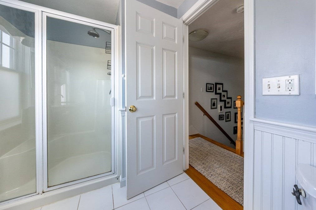 273 Circuit Ave, Bourne MA 02559-2031 exterior