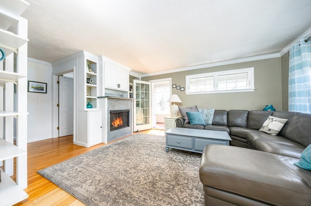 273 Circuit Ave, Bourne MA 02559-2031 exterior