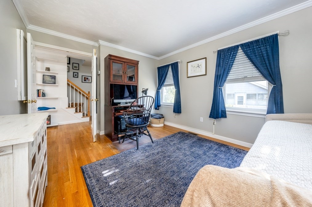 273 Circuit Ave, Bourne MA 02559-2031 exterior