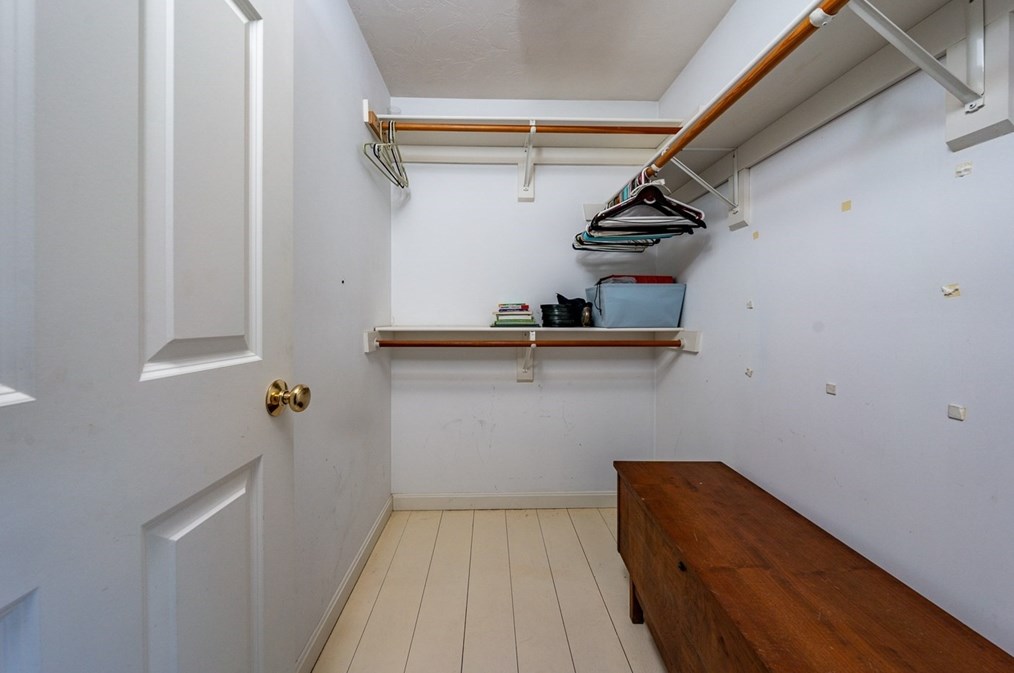 273 Circuit Ave, Bourne MA 02559-2031 exterior