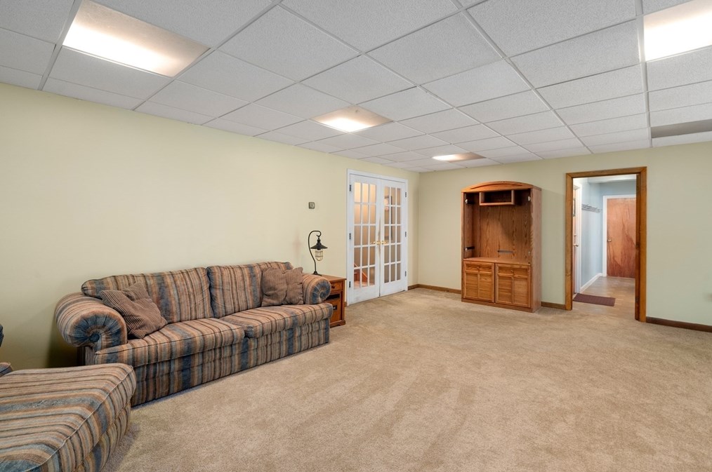 58 Birchwood Dr, Holden MA 01520-1939 exterior