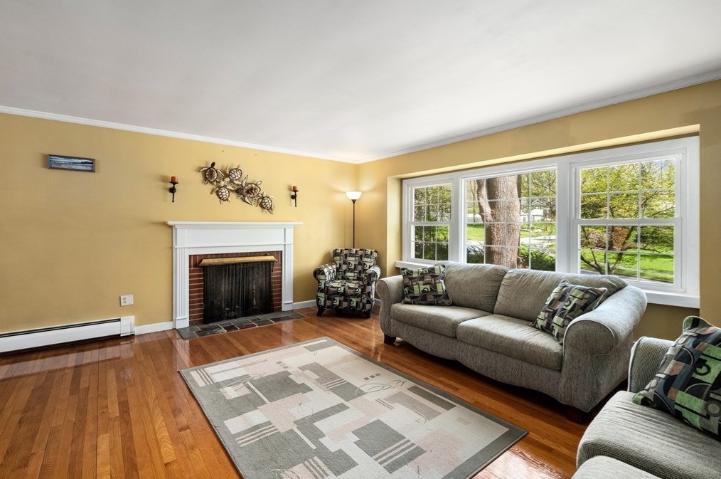 58 Birchwood Dr, Holden MA 01520-1939 exterior