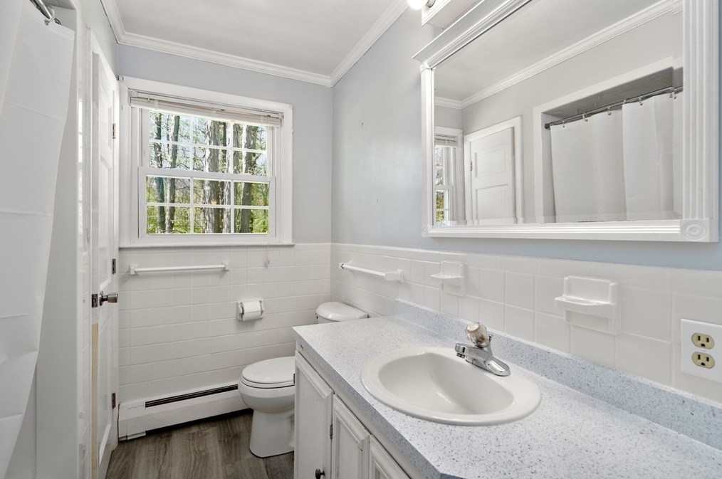 58 Birchwood Dr, Holden MA 01520-1939 exterior