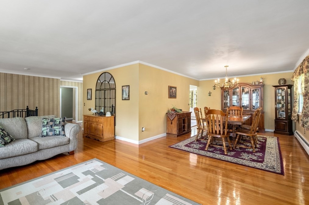 58 Birchwood Dr, Holden MA 01520-1939 exterior