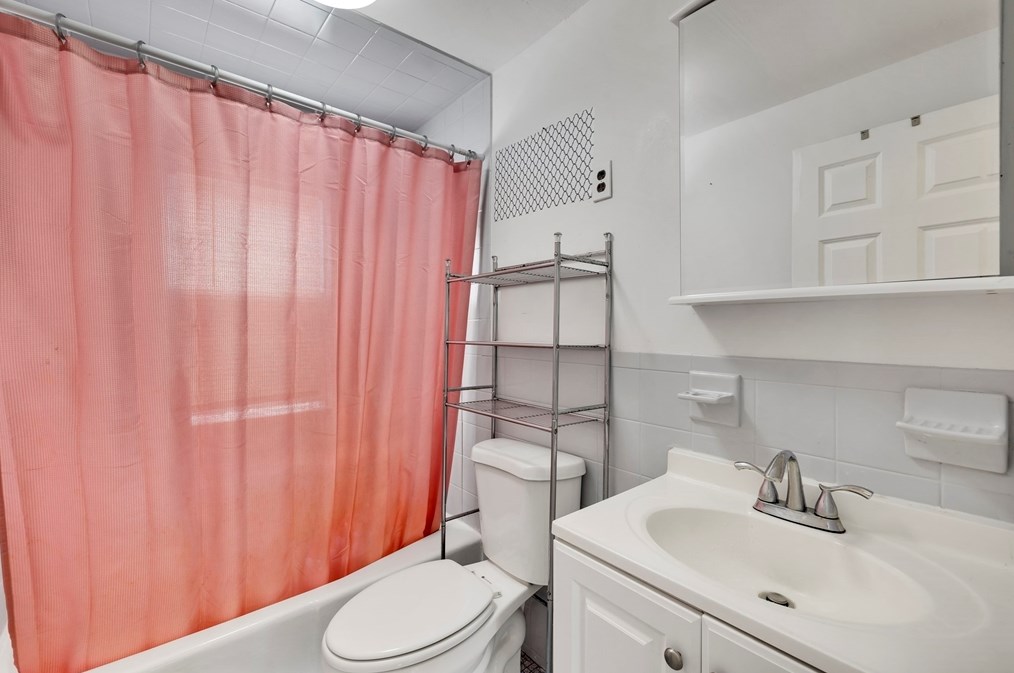 57 Bay State Rd, Quincy MA 02171-1511 exterior