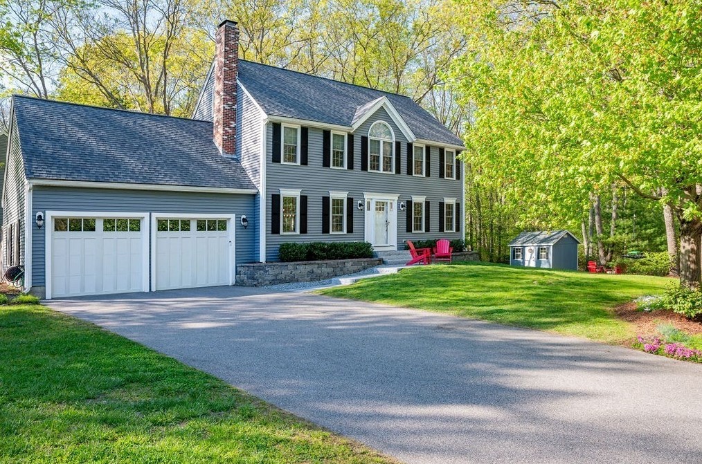 1 Garrett Dr, Norton, MA 02766