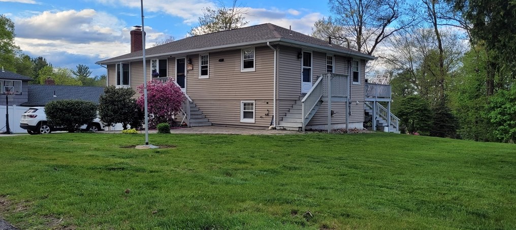 1 Louis Ballard Ln, Millbury, MA 01527