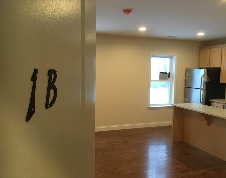 67 North St #1b, Medfield, MA 02052