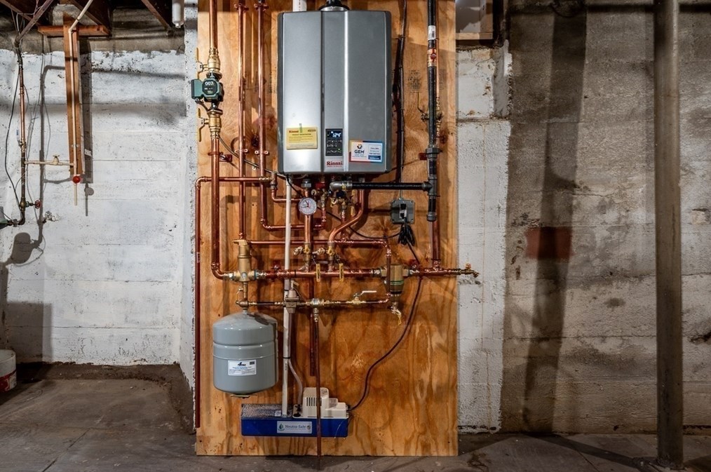 65 Gibbs Ave, Wareham MA 02571-1440 exterior