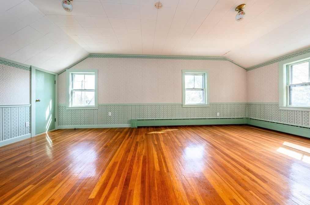 65 Gibbs Ave, Wareham MA 02571-1440 exterior