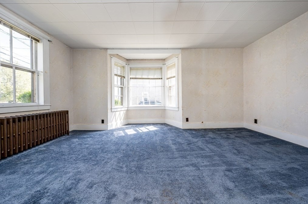 65 Gibbs Ave, Wareham MA 02571-1440 exterior