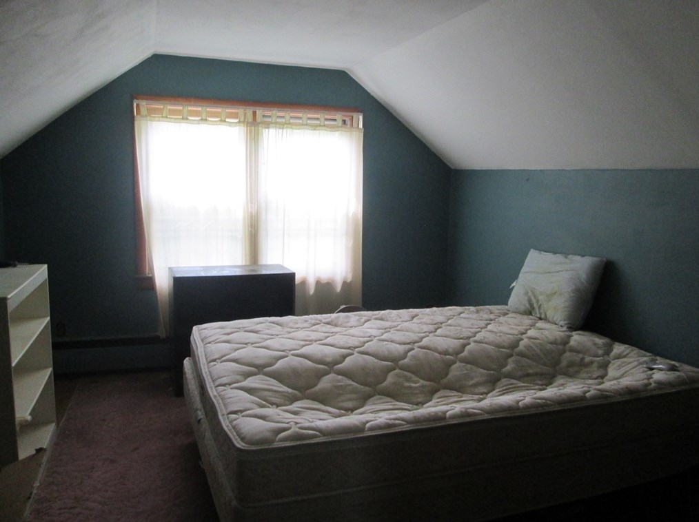 37 Wilber St, Springfield MA  01104-2526 exterior