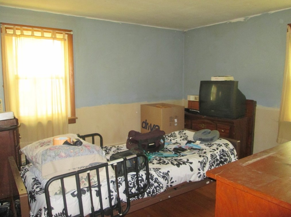 37 Wilber St, Springfield MA  01104-2526 exterior