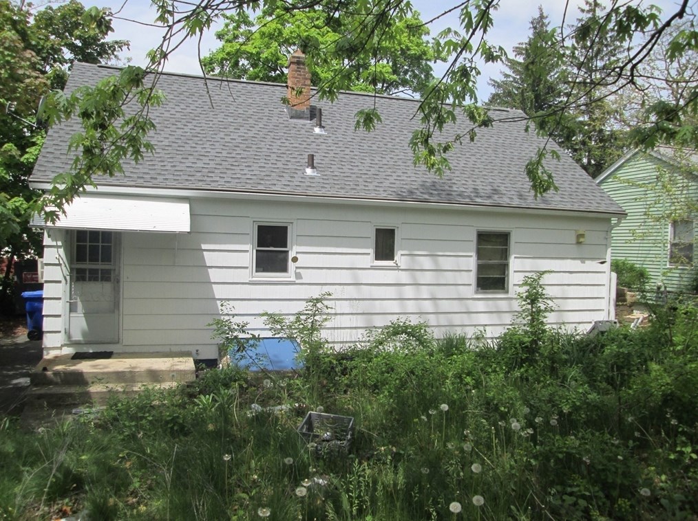 37 Wilber St, Springfield MA  01104-2526 exterior