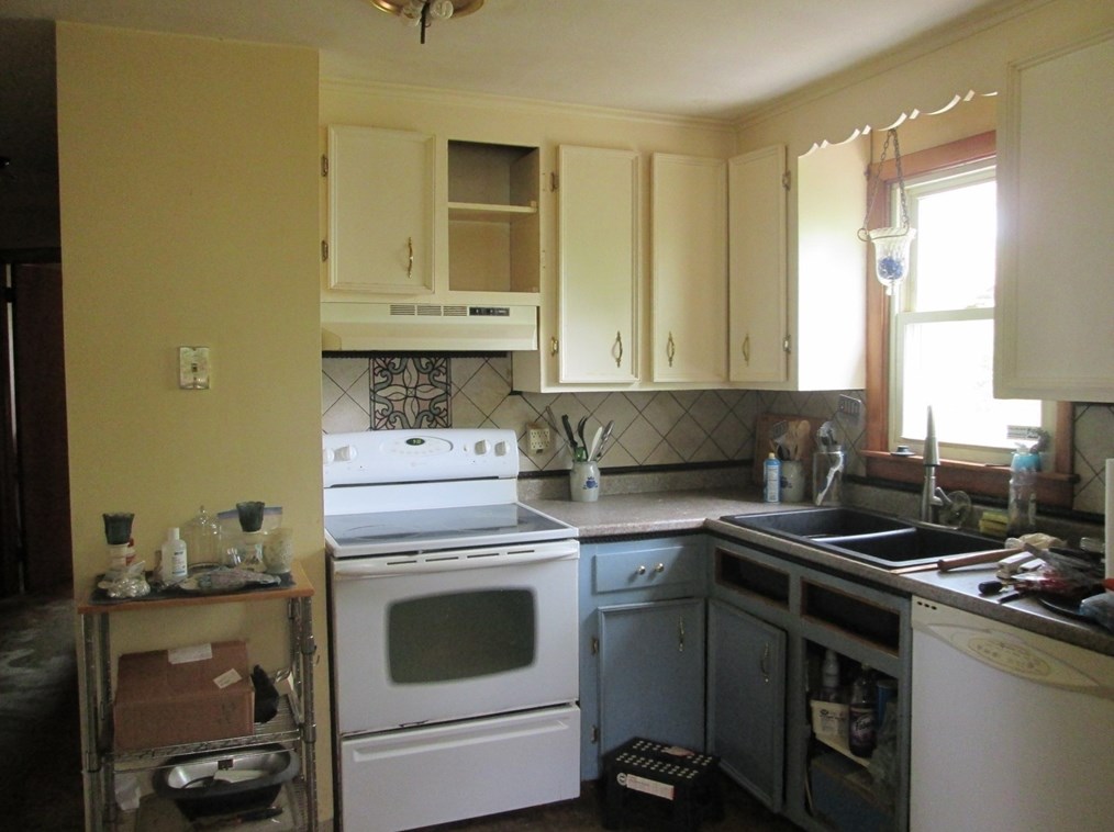 37 Wilber St, Springfield MA  01104-2526 exterior