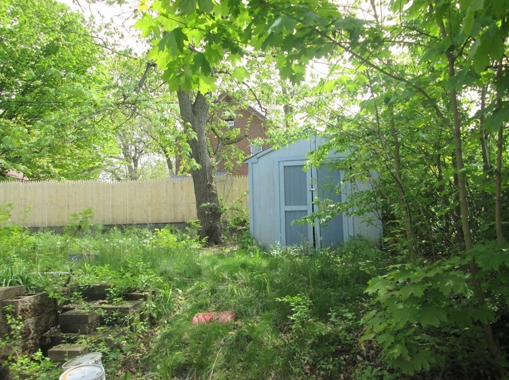 37 Wilber St, Springfield MA  01104-2526 exterior