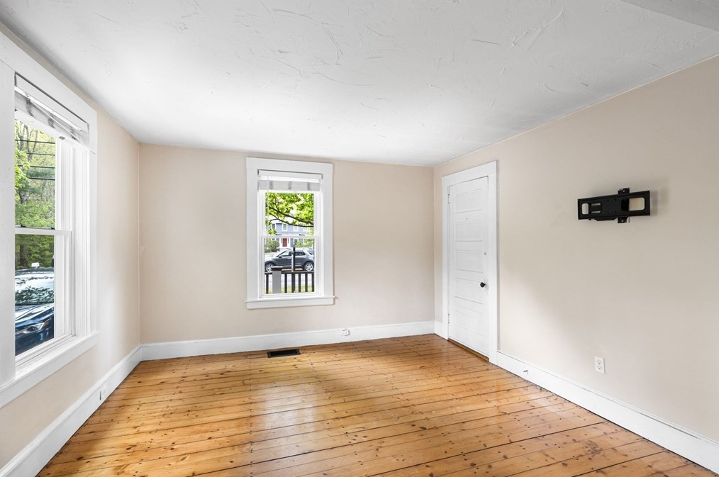 94 King St #1, Hanover, MA 02339