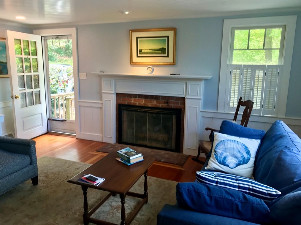 2604 Main St, Barnstable MA 02630-1029 exterior