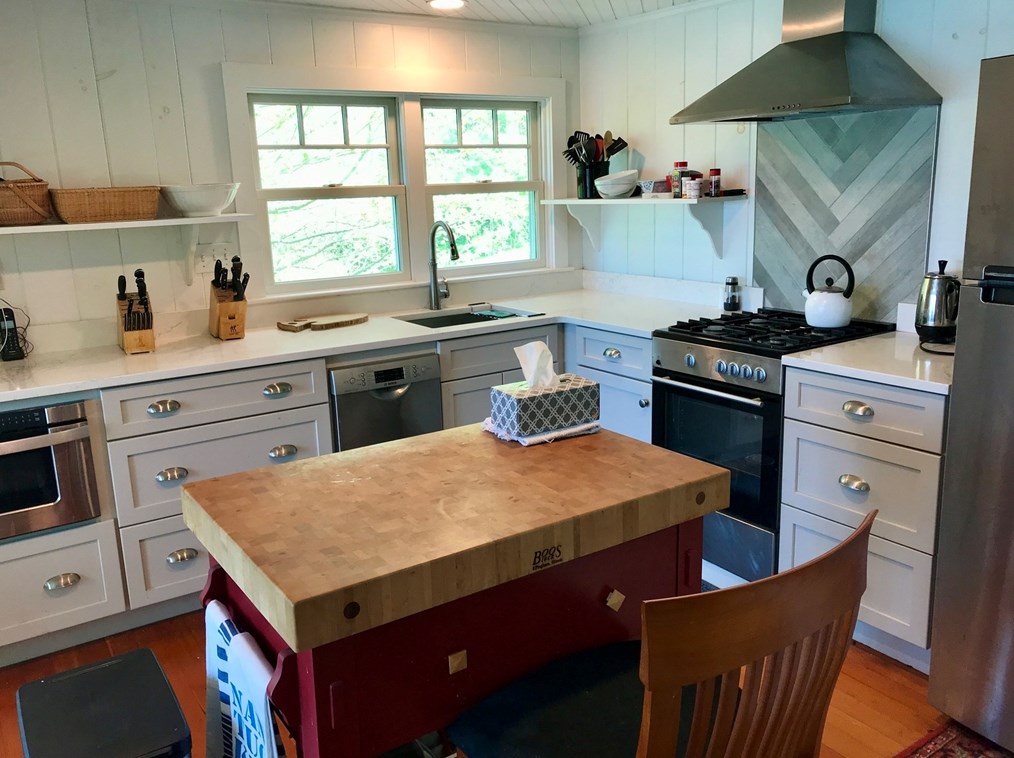 2604 Main St, Barnstable MA 02630-1029 exterior