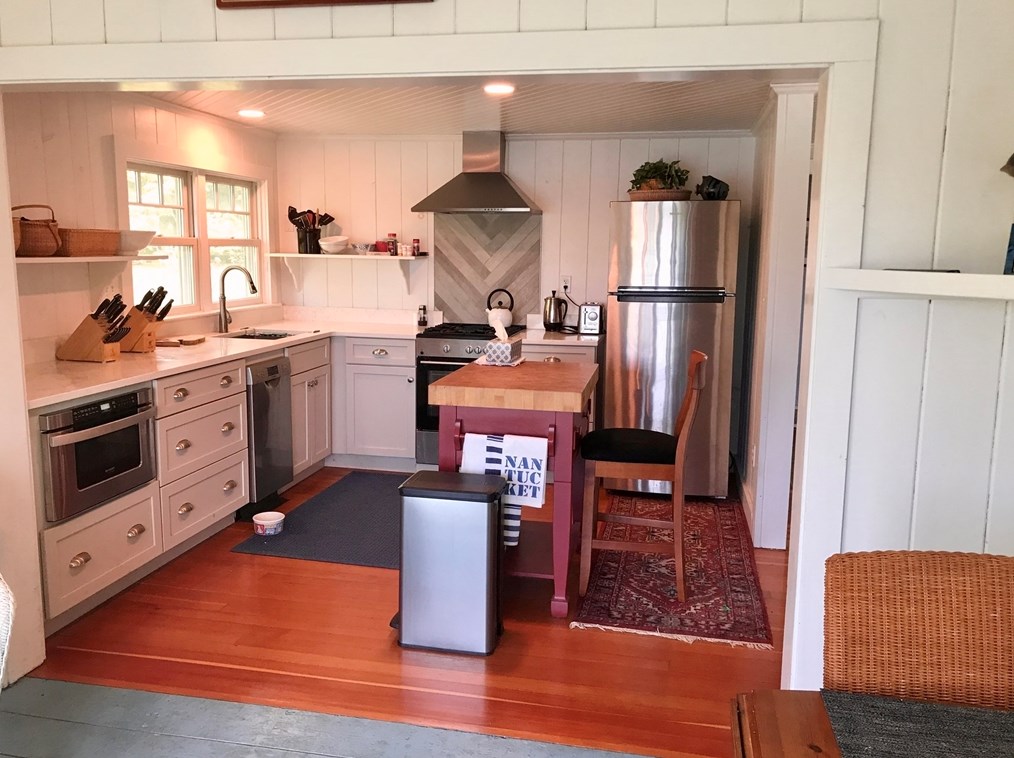 2604 Main St, Barnstable MA 02630-1029 exterior