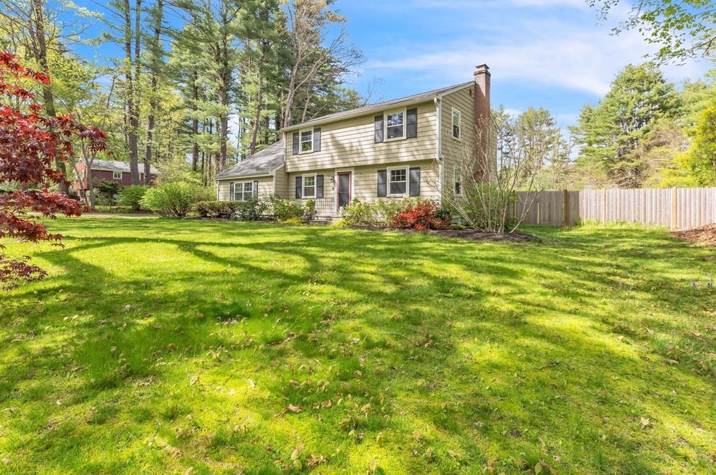 12 Stubtoe Ln, North Sudbury, MA 01776