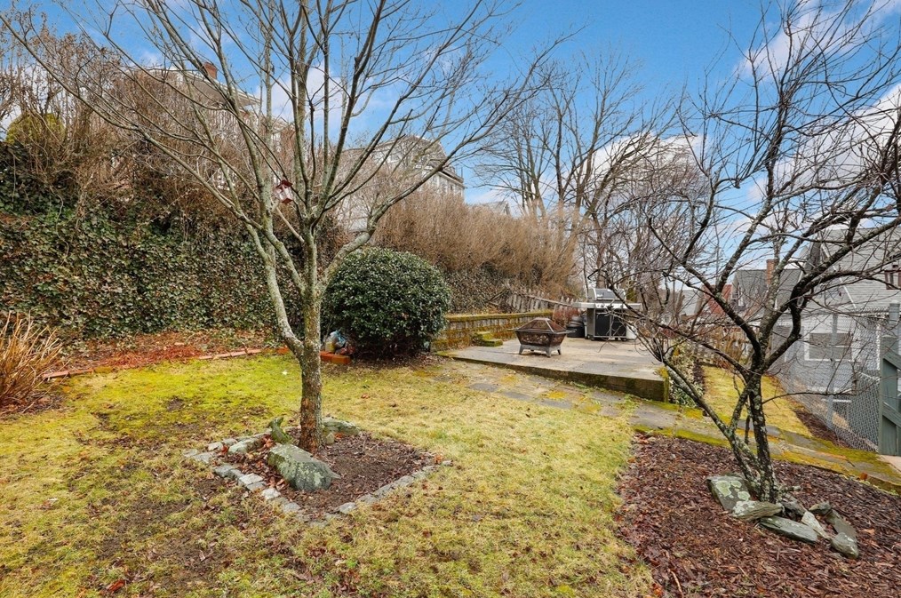 54 Edgecliff Rd, Watertown MA  02472-3546 exterior