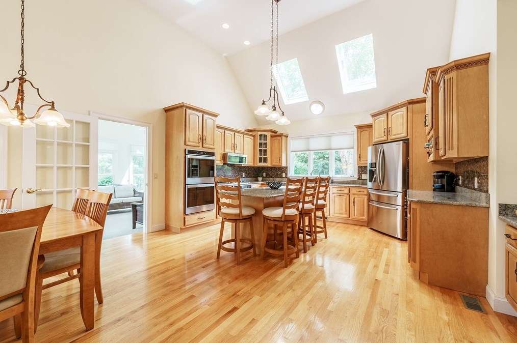 18 Whispering Wind Rd, Montgomery MA  01085-4381 exterior