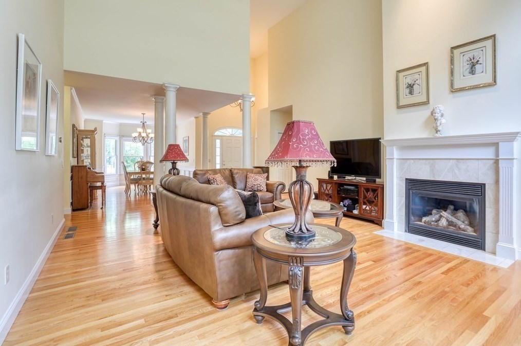 18 Whispering Wind Rd, Montgomery MA  01085-4381 exterior