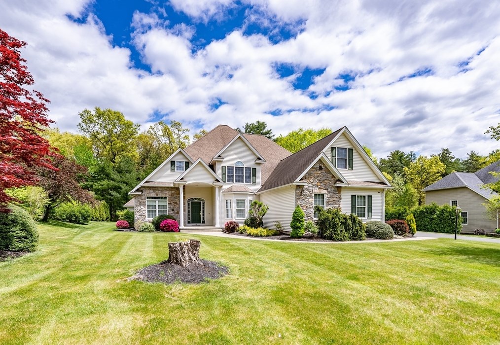 18 Whispering Wind Rd, Montgomery MA  01085-4381 exterior