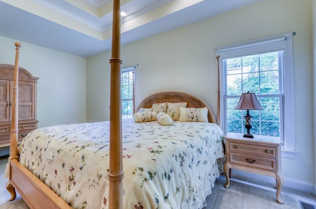 18 Whispering Wind Rd, Montgomery MA  01085-4381 exterior